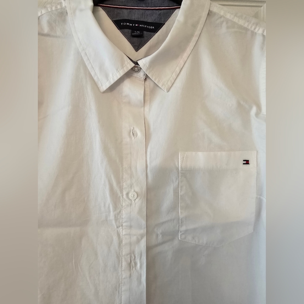 Tommy Hilfiger White Button-Up Shirt with Pocket - Picture 3 of 9